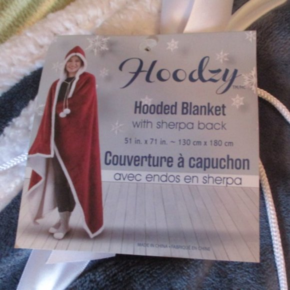 Hooded Fleece Blanket - NWT - Picture 2 of 3